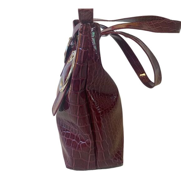 Purple Faux Alligator Shoulder Bag w/ Silver Hardware. Very Cool & Reto Looking - Picture 4 of 7